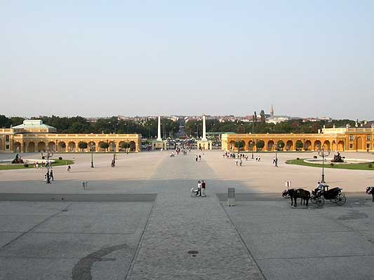 b-side schloss schönbrunn